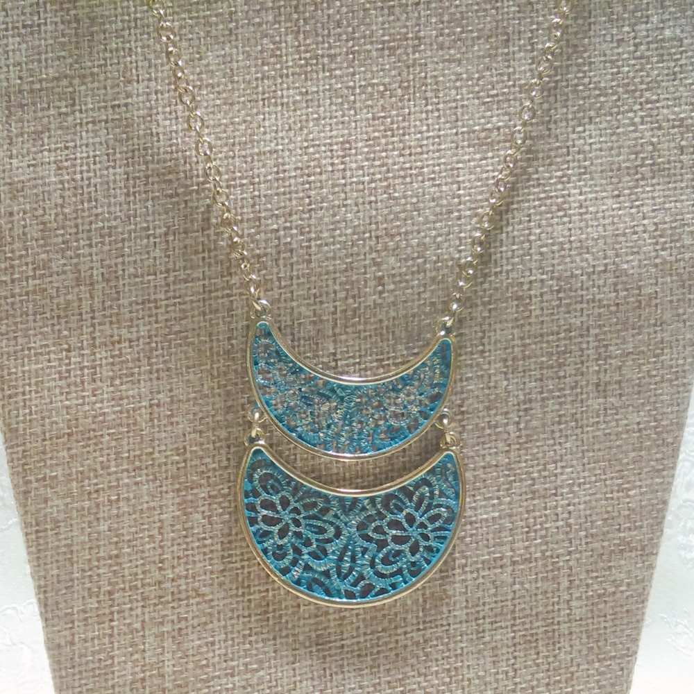 Long Boho Inspired Green Pendant Necklace *